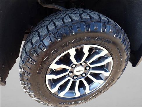 Used 2021 Chevrolet Silverado 1500 LT Trail Boss w/ LPO, Dark Essentials Package AWD/4WD image 7