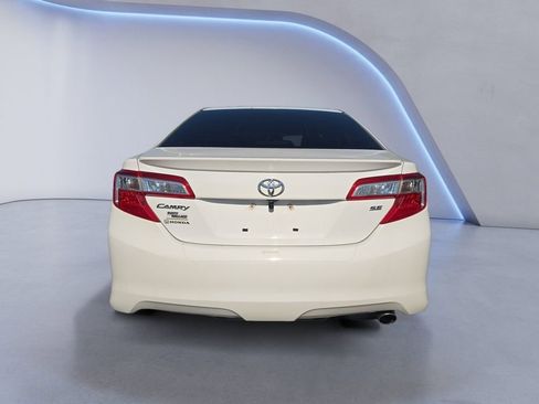 Used 2013 Toyota Camry SE FWD image 4