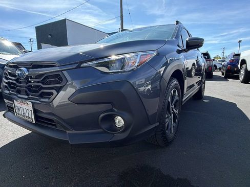 Used 2024 Subaru Crosstrek 2.0i Premium AWD/4WD image 9