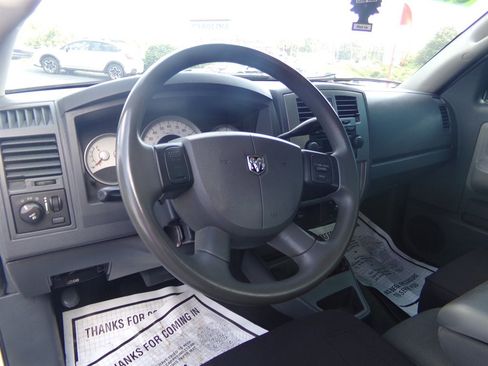 Used 2006 Dodge Dakota SLT image 5