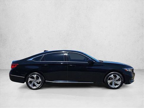 Used 2018 Honda Accord EX image 4