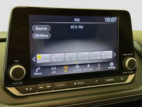 Used 2023 Nissan Rogue SV image 21