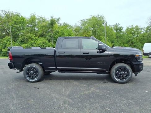 New 2026 RAM 2500 Laramie AWD/4WD image 8