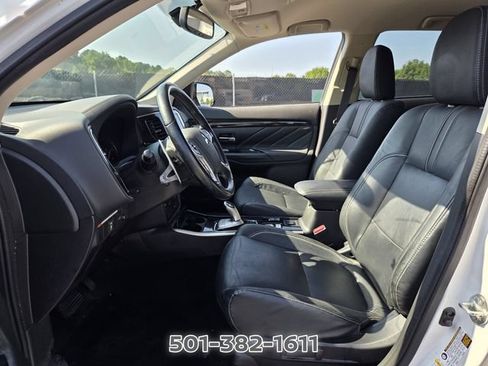 Used 2018 Mitsubishi Outlander SEL AWD/4WD image 9