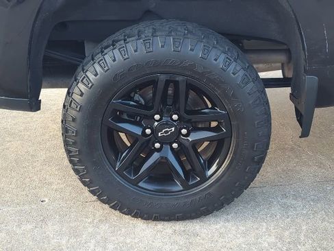 Used 2022 Chevrolet Silverado 1500 LT Trail Boss w/ LT Trail Boss Premium Package image 3