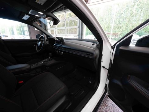 Used 2025 Honda HR-V Sport image 26