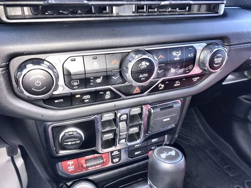 Used 2024 Jeep Wrangler Unlimited Rubicon 392 image 19