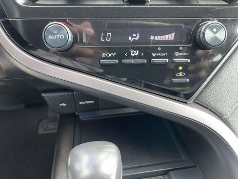 Used 2021 Toyota Camry SE image 40