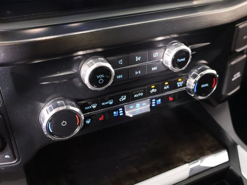 Used 2024 Ford F250 Lariat w/ Lariat Ultimate Package AWD/4WD image 9