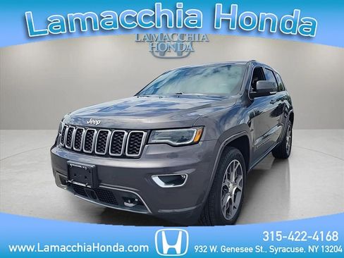 Used 2018 Jeep Grand Cherokee Limited AWD/4WD image 1