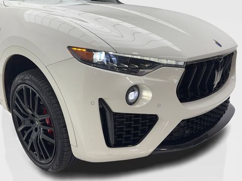 Used 2021 Maserati Levante S GranSport AWD/4WD image 3