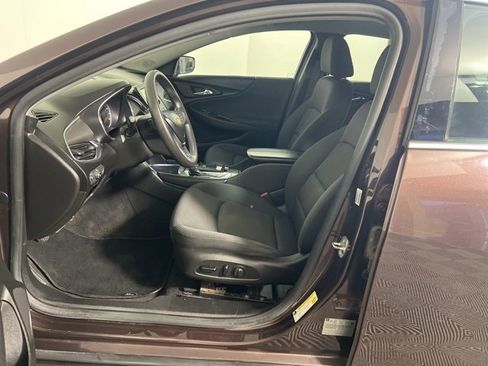 Used 2016 Chevrolet Malibu LT image 11