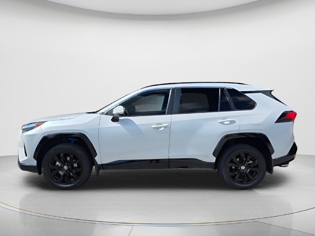 Used 2024 Toyota RAV4 SE AWD/4WD image 8