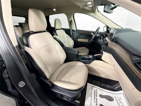 Used 2020 Ford Escape Titanium image 26