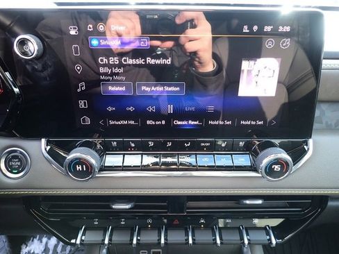 Used 2025 Chevrolet Colorado ZR2 w/ Technology Package image 28