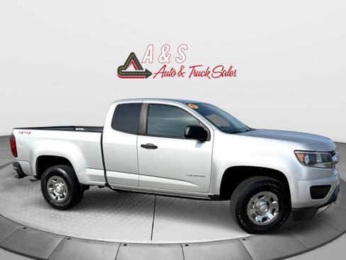 Used 2017 Chevrolet Colorado W/T w/ WT Convenience Package AWD/4WD image 1