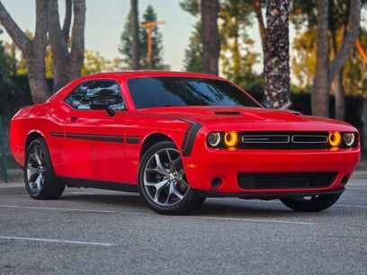 Used 2016 Dodge Challenger SXT w/ Driver Convenience Group
