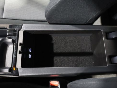 Used 2024 Toyota Prius LE image 32