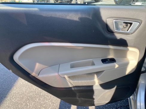 Used 2015 Ford Fiesta SE w/ Exterior Protection Package image 22