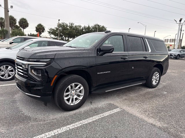Used 2025 Chevrolet Suburban LT RWD image 6