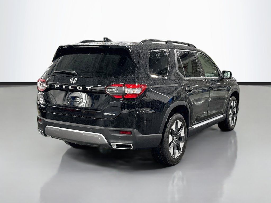 New 2026 Honda Pilot Touring image 9