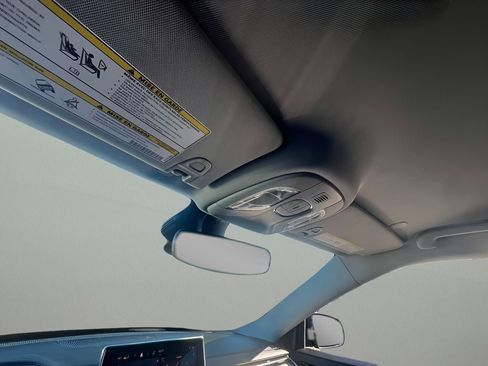 Used 2022 Jeep Compass Limited image 16