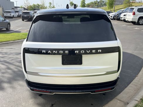 Used 2024 Land Rover Range Rover Long Wheelbase Autobiography image 6