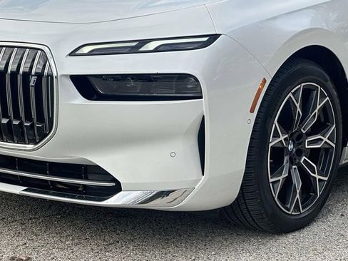 Certified 2025 BMW i7 xDrive60 image 13