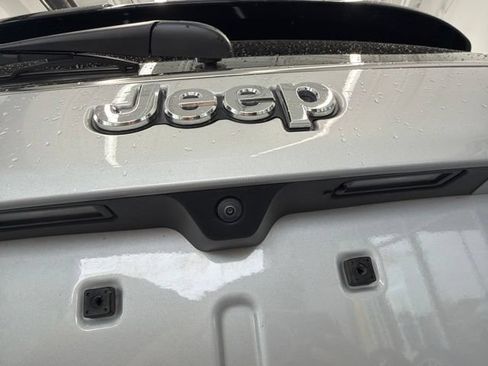 Used 2025 Jeep Compass Limited AWD/4WD image 7
