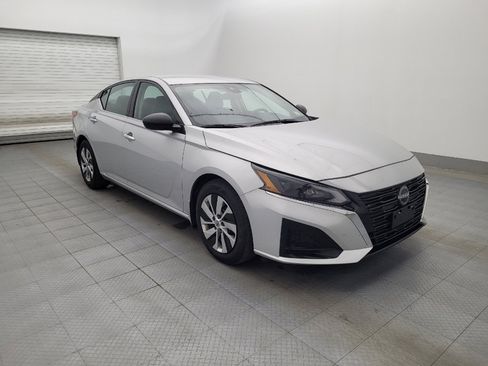 Used 2024 Nissan Altima 2.5 S image 11