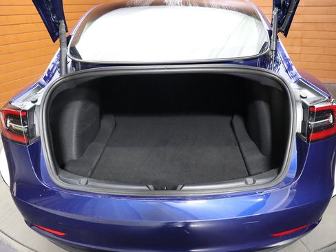 Used 2022 Tesla Model 3 Standard Range image 13