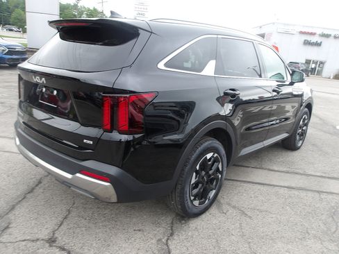 Used 2025 Kia Sorento S w/ Panoramic Sunroof Package AWD/4WD image 7