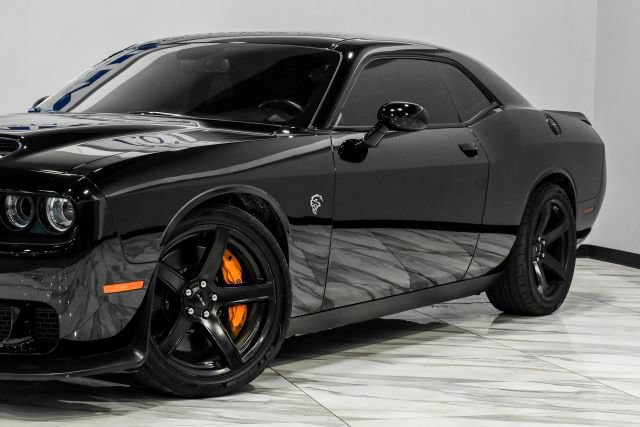 Used 2020 Dodge Challenger SRT Hellcat w/ Plus Package RWD image 7
