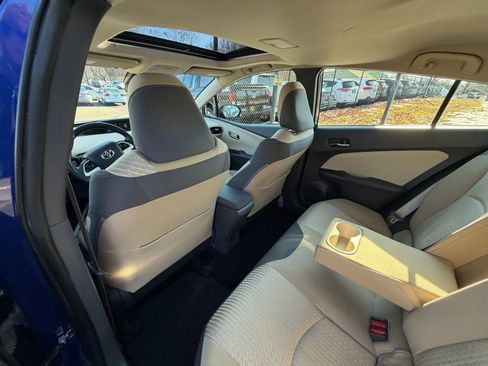 Used 2016 Toyota Prius Two image 18