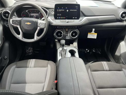 Used 2024 Chevrolet Blazer LT w/ Convenience Package FWD image 3