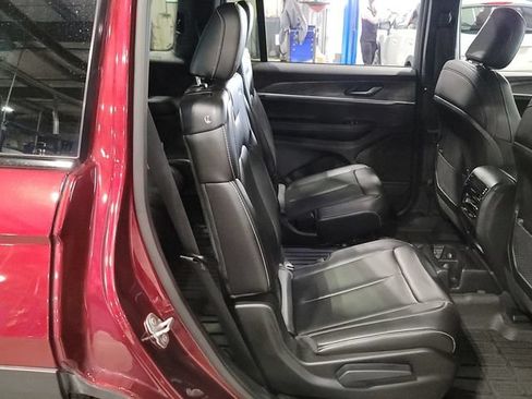 Used 2024 Jeep Grand Cherokee L Limited AWD/4WD image 26