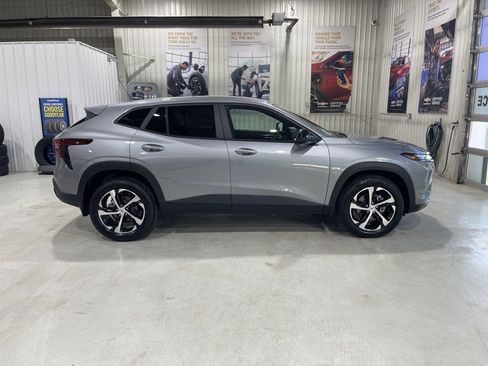 New 2026 Chevrolet Trax RS w/ Driver Confidence Package FWD image 9