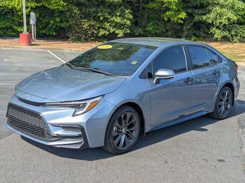 Used 2026 Toyota Corolla SE w/ SE Package FWD image 3