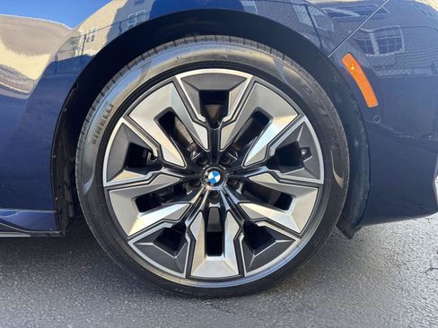 Used 2023 BMW 760i xDrive w/ Luxury Rear Seating Package AWD/4WD image 7