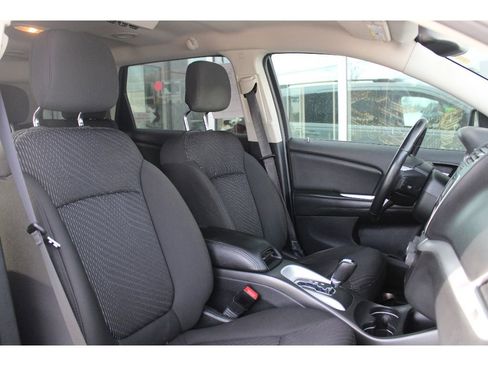 Used 2017 Dodge Journey SXT w/ Blacktop Package image 21