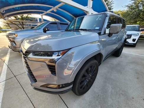Used 2024 Lexus GX 550 w/ Accessory Package (Z1) AWD/4WD image 3