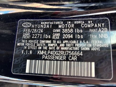 Used 2024 Hyundai Elantra Limited image 62