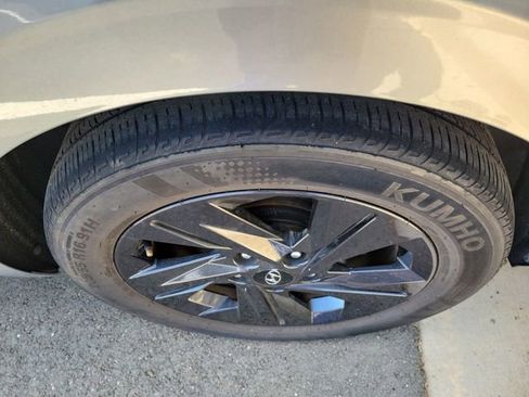 Used 2022 Hyundai Elantra SEL w/ Convenience Package image 6