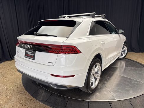 Used 2023 Audi Q8 Premium image 9