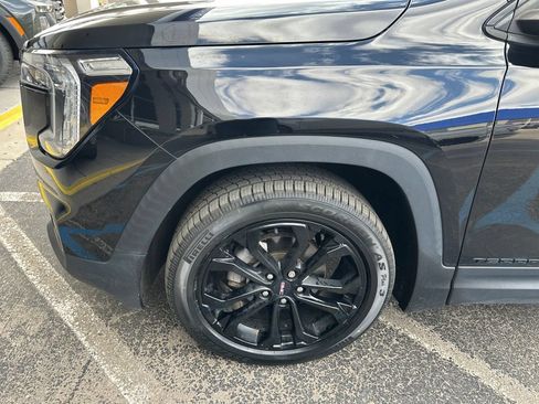 Used 2022 GMC Terrain SLE w/ Driver Convenience Package AWD/4WD image 9