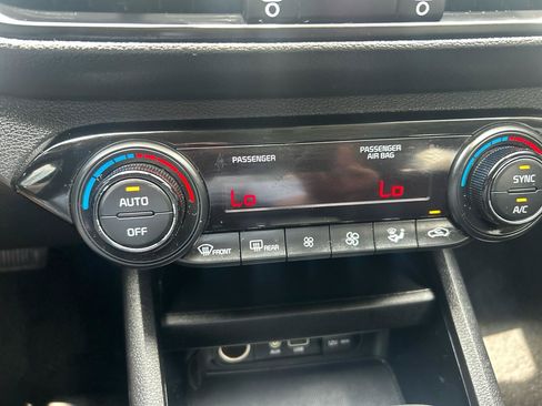 Used 2019 Kia Forte LXS FWD image 12
