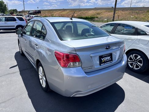 Used 2013 Subaru Impreza 2.0i Premium w/ All-Weather Pkg AWD/4WD image 4