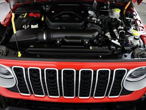 Used 2025 Jeep Wrangler Unlimited Sahara image 36