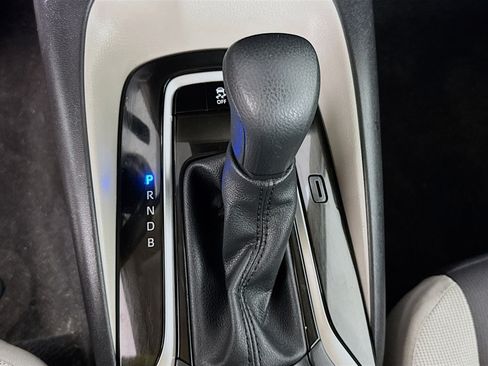 Used 2025 Toyota Corolla LE FWD image 18
