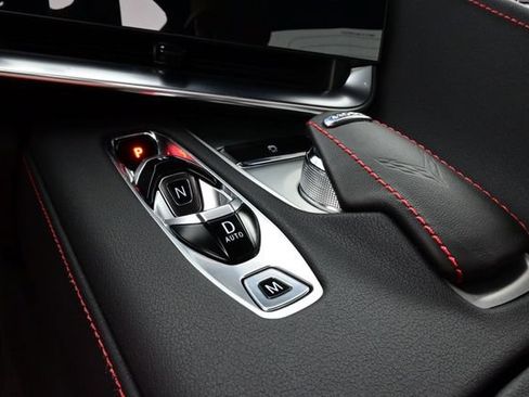 Used 2025 Chevrolet Corvette Z06 RWD image 11